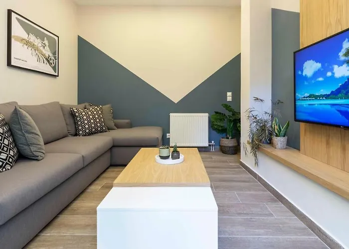 “Champions” Apartment In N. Kosmos Neighbourhood